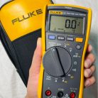 Fluke 117 True RMS Digital Multimeter 2