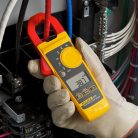 Fluke 325 True RMS Clamp Meter 2