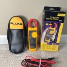 Fluke 323 True RMS Clamp Meter 3
